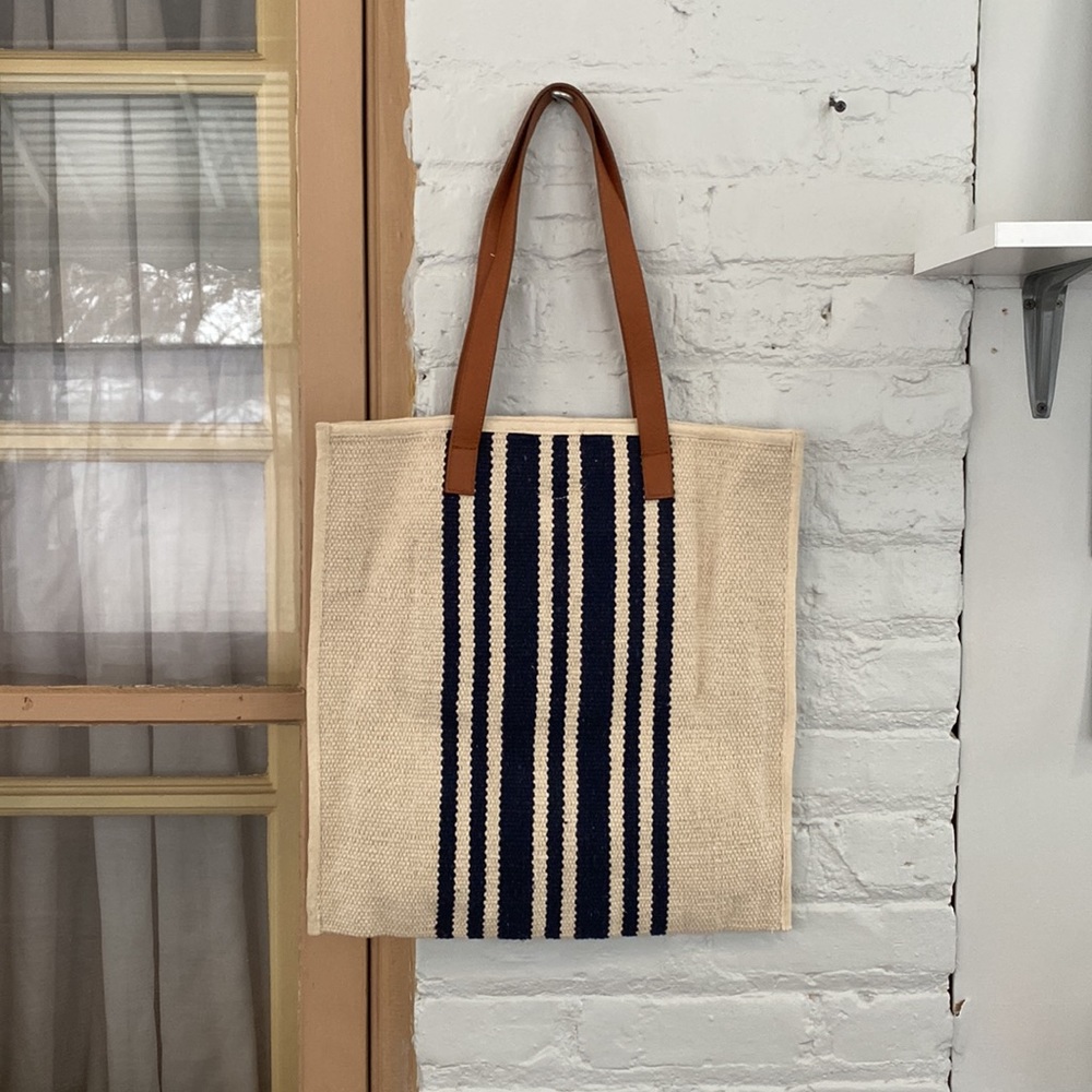 NWOT- Universal Thread Tote Bag